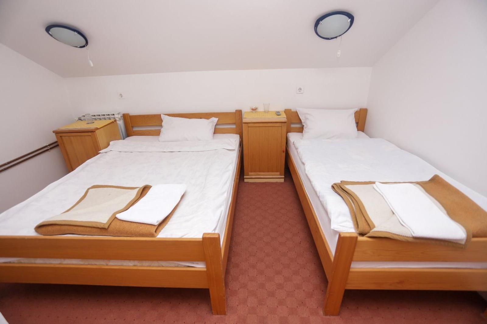 Restora Točak Mokro Rooms