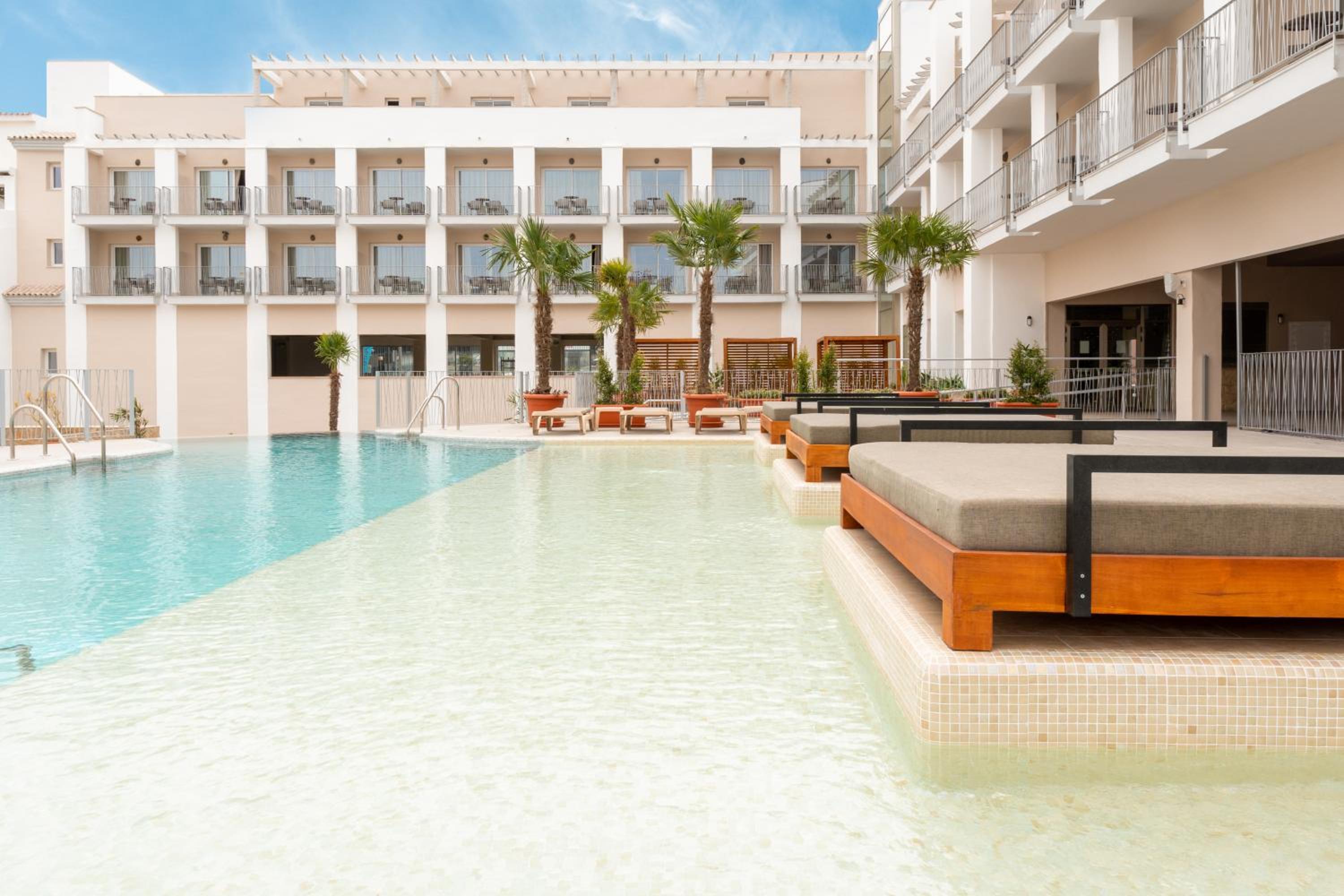 Hotel Event Tarifa by QHotels - Adults Recommended - Image 1