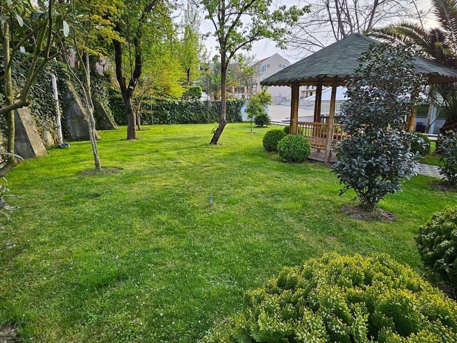 Retro Villa view 3