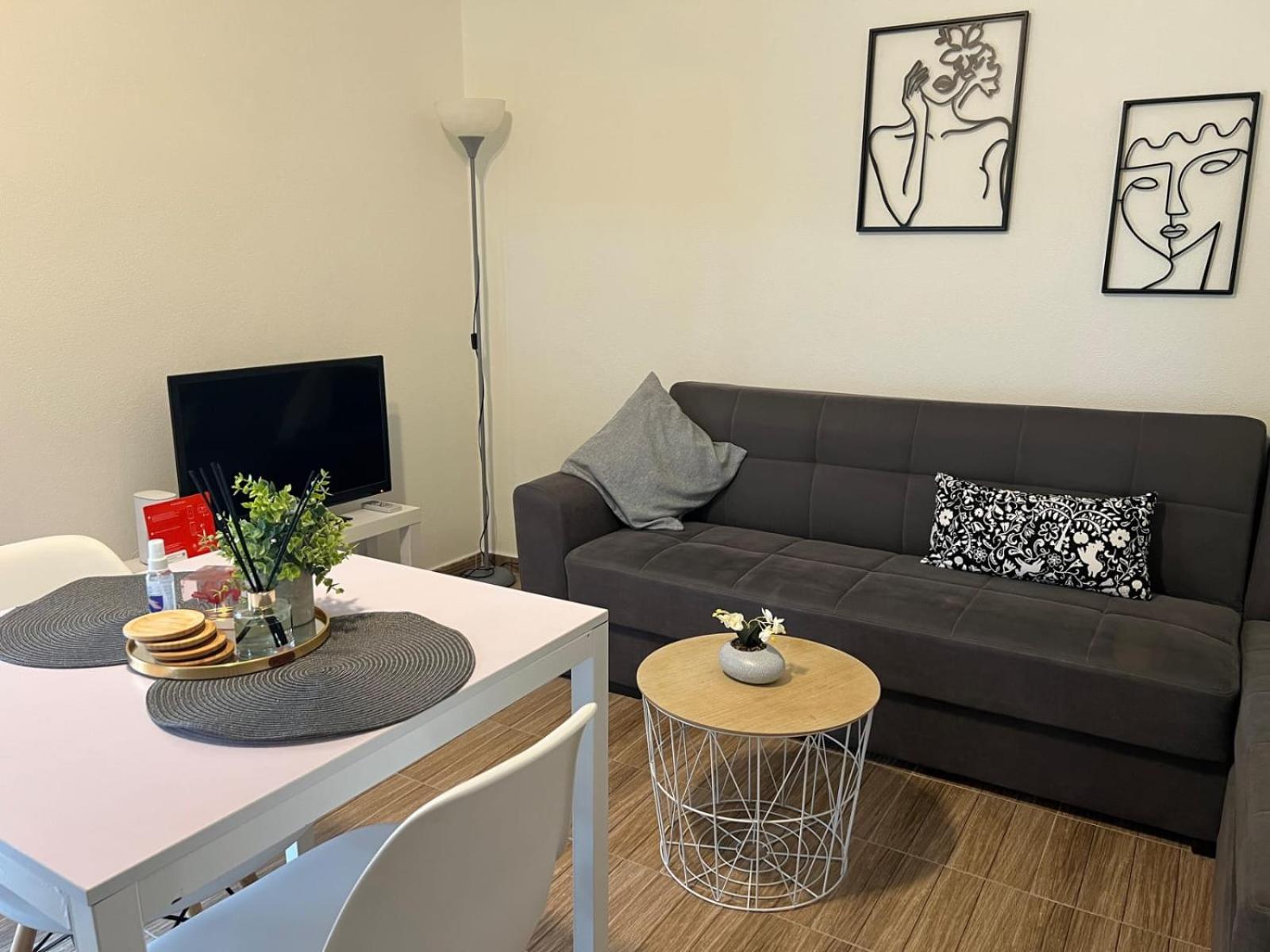 GK Deluxe Apartment 1 photo 3