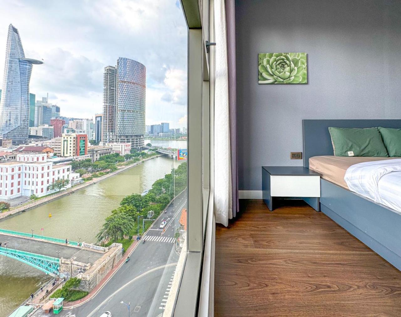 Highend SaigonRoyal 2BR 2WC CityView near BenThanh