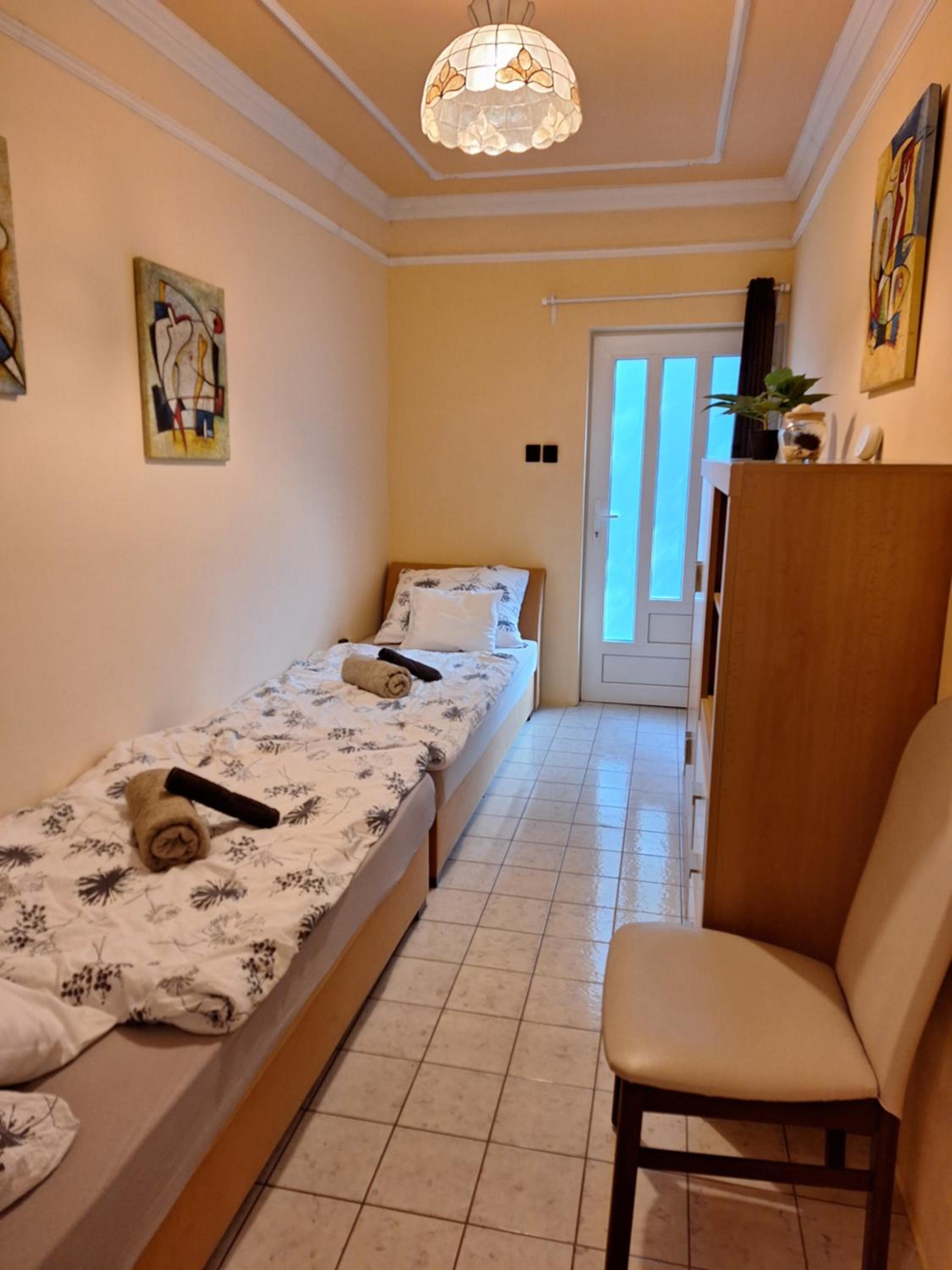 Sylvia Apartman