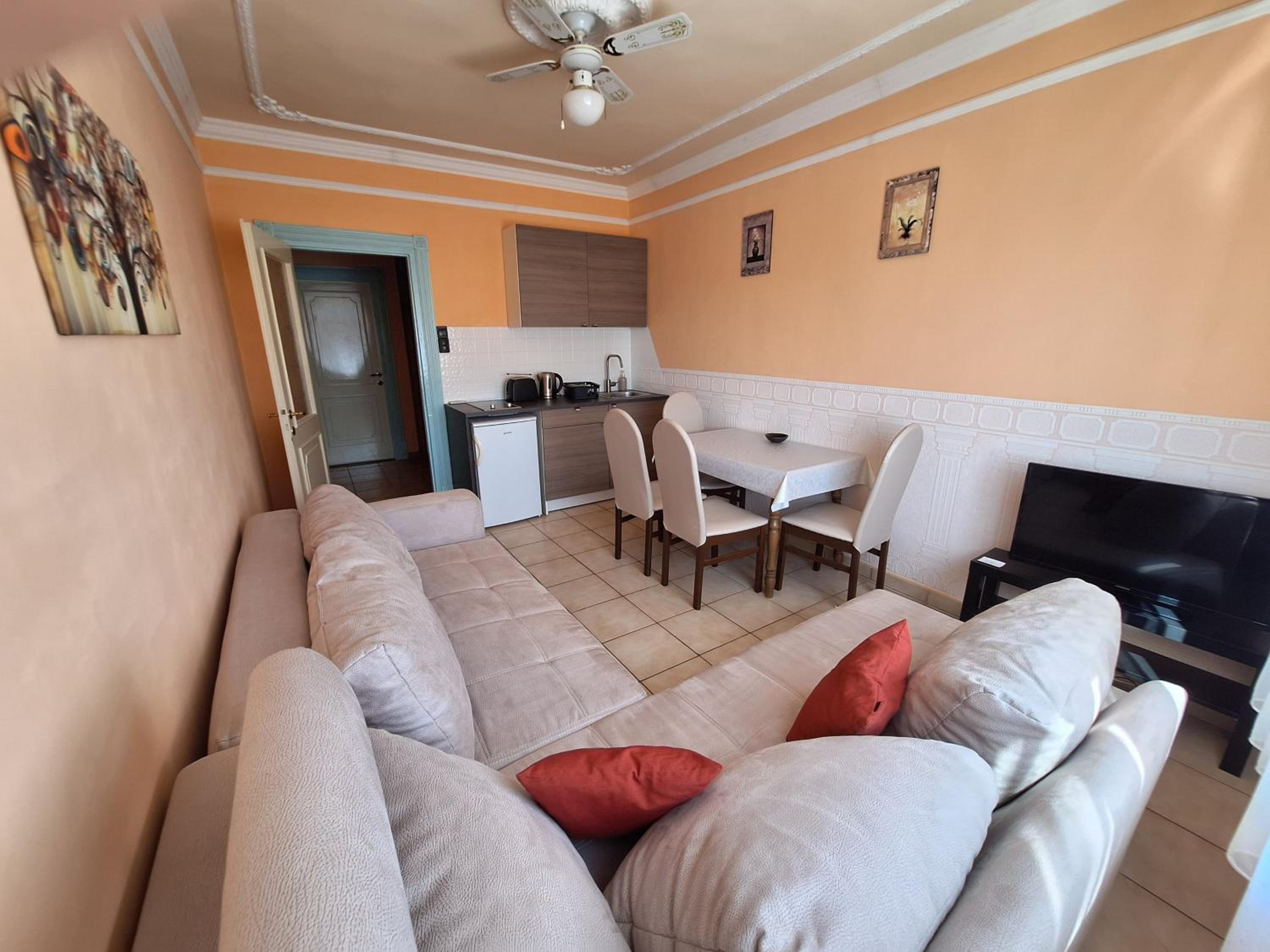 Sylvia Apartman