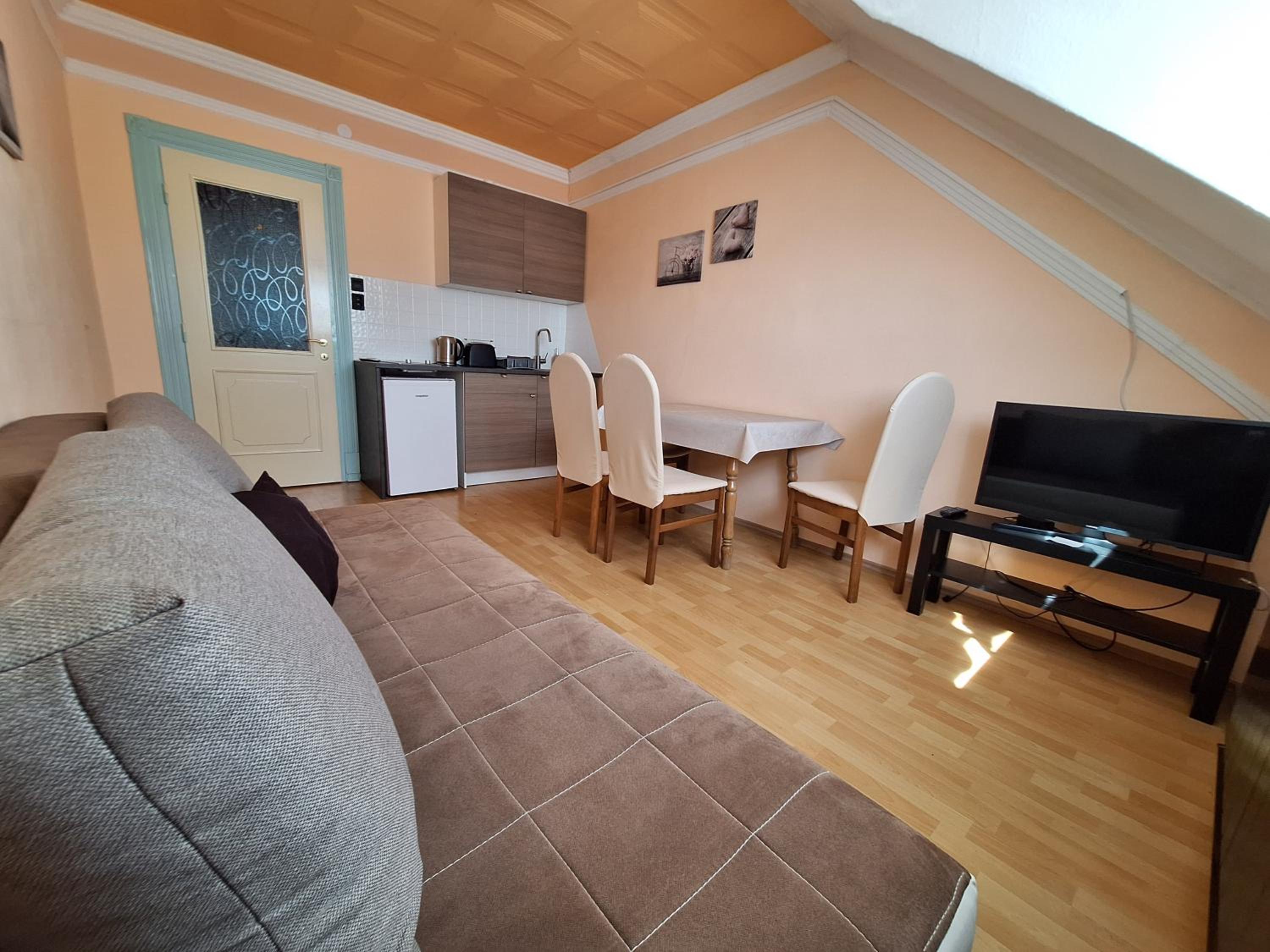 Sylvia Apartman