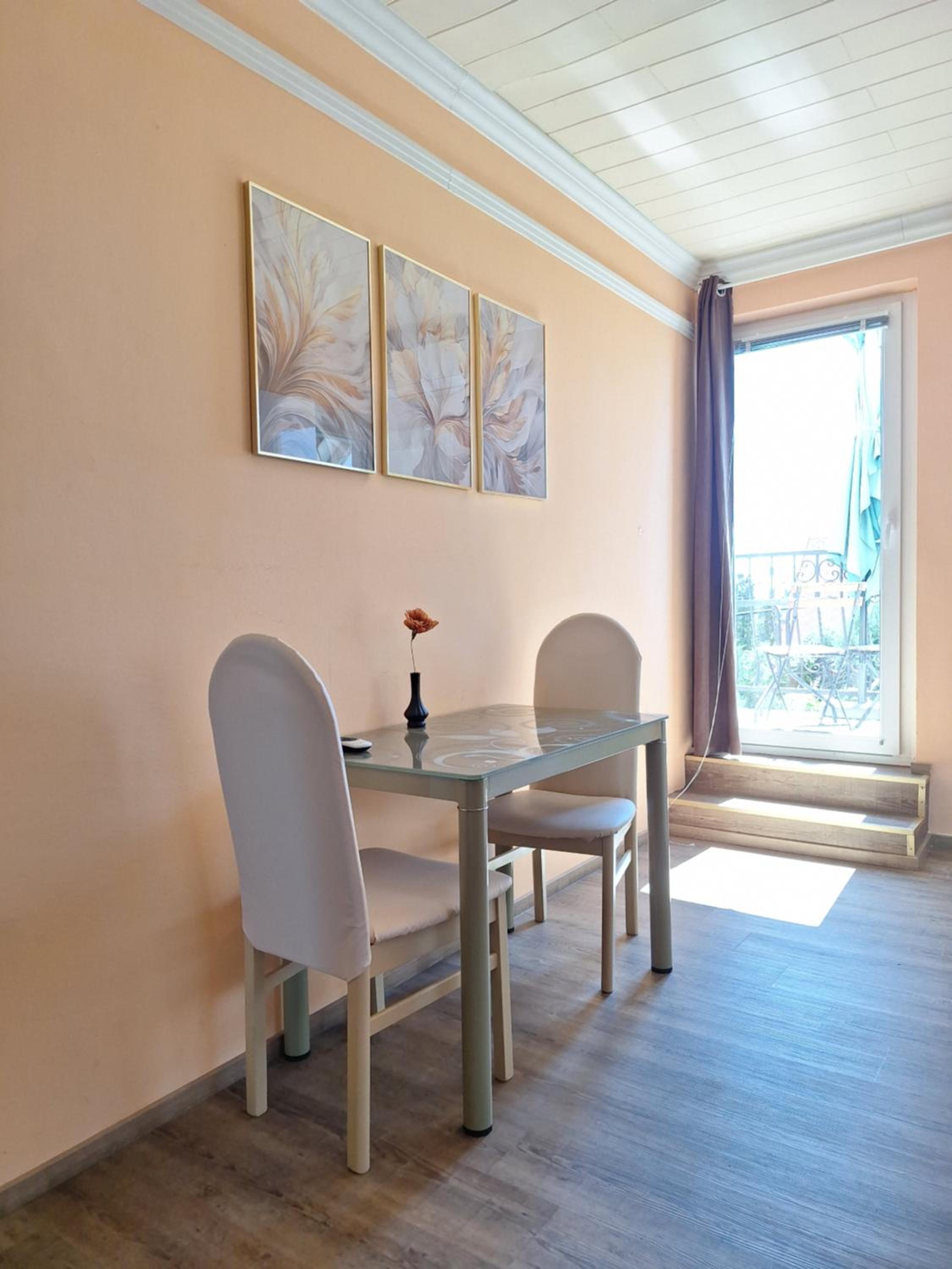Sylvia Apartman