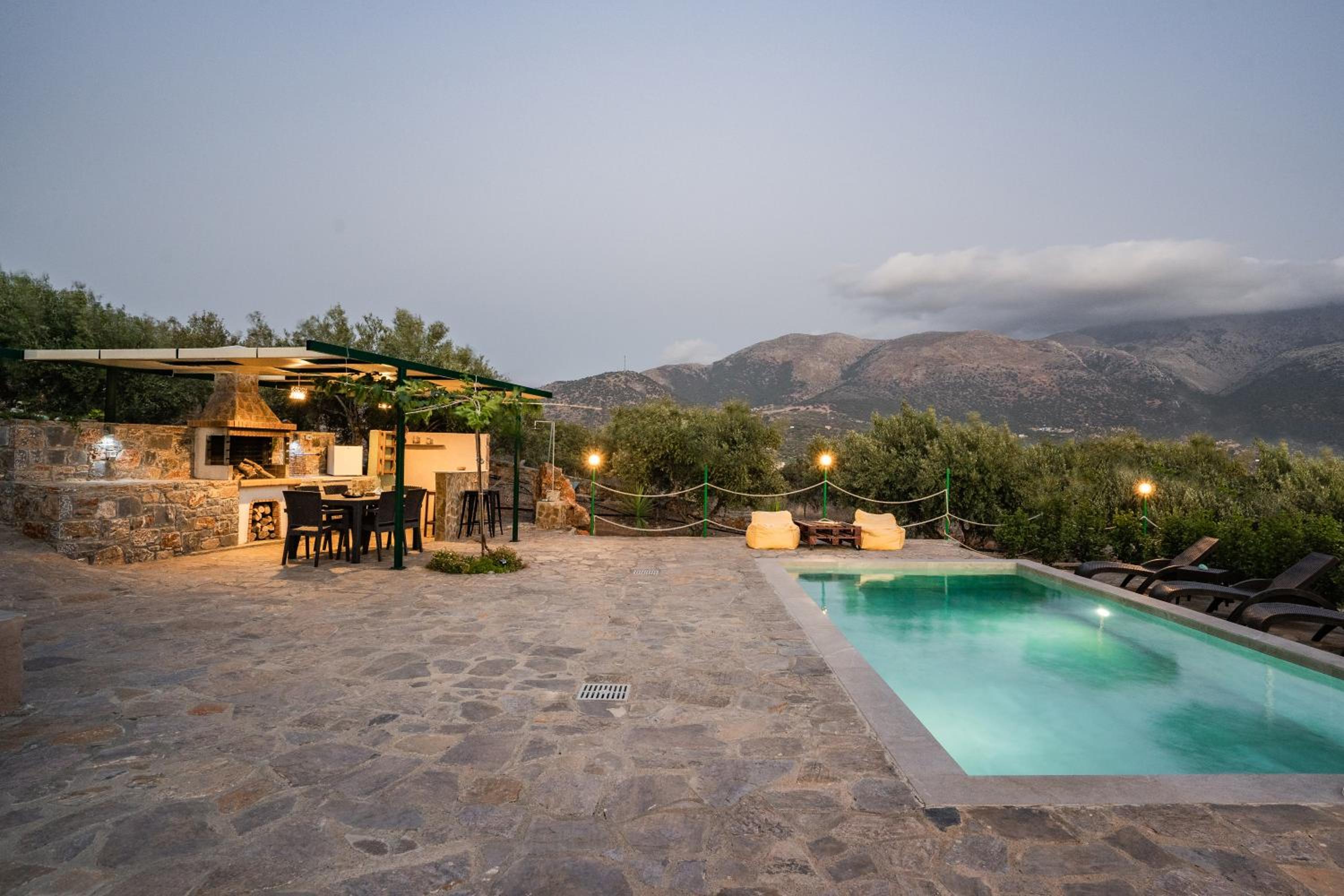 Villa Aktis with Freshwater Pool and Sea View