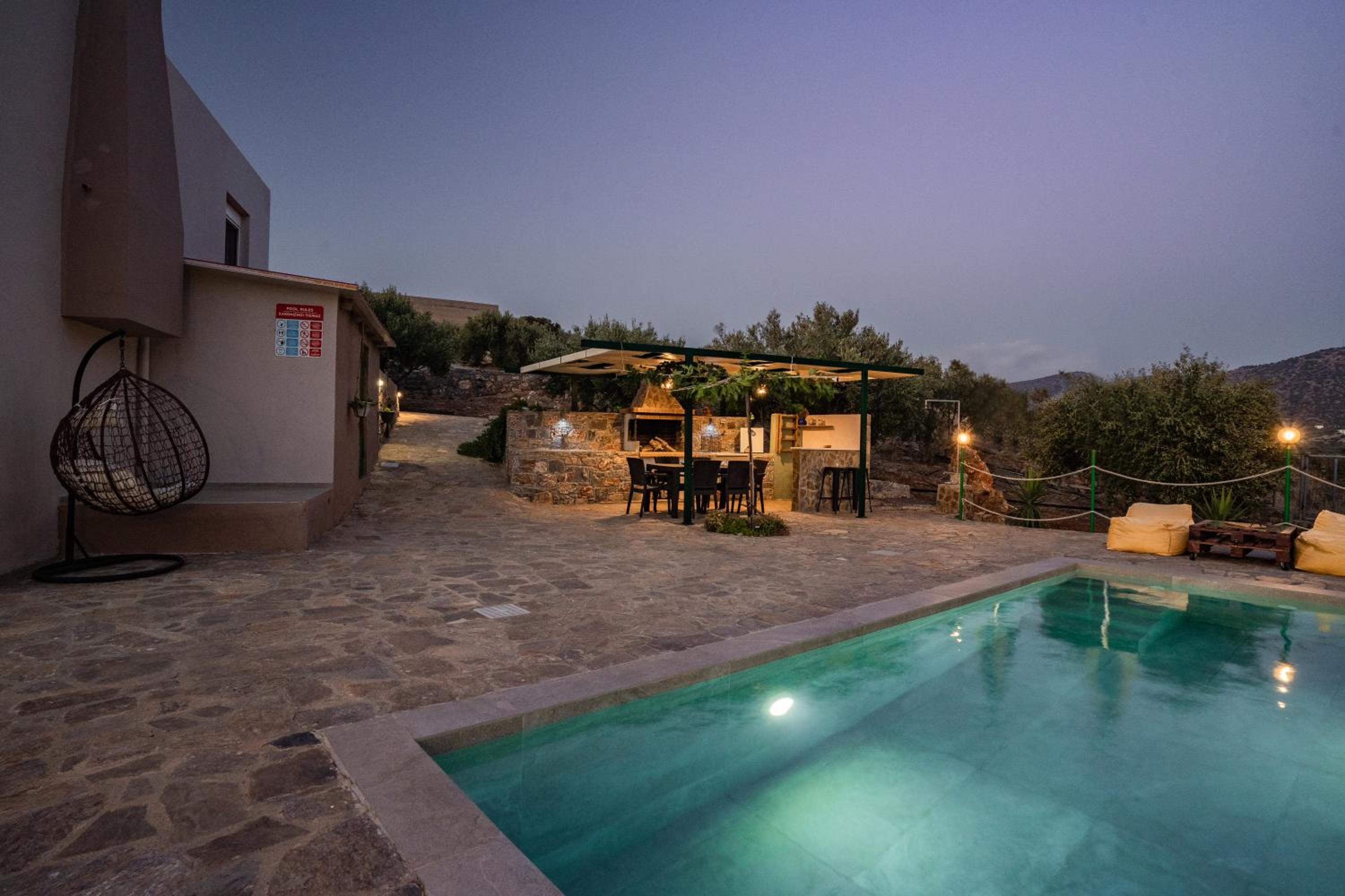 Villa Aktis with Freshwater Pool and Sea View