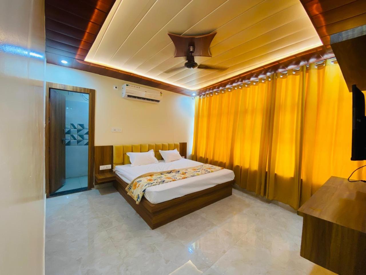 The Raman Palace- A budget Hotel view 3
