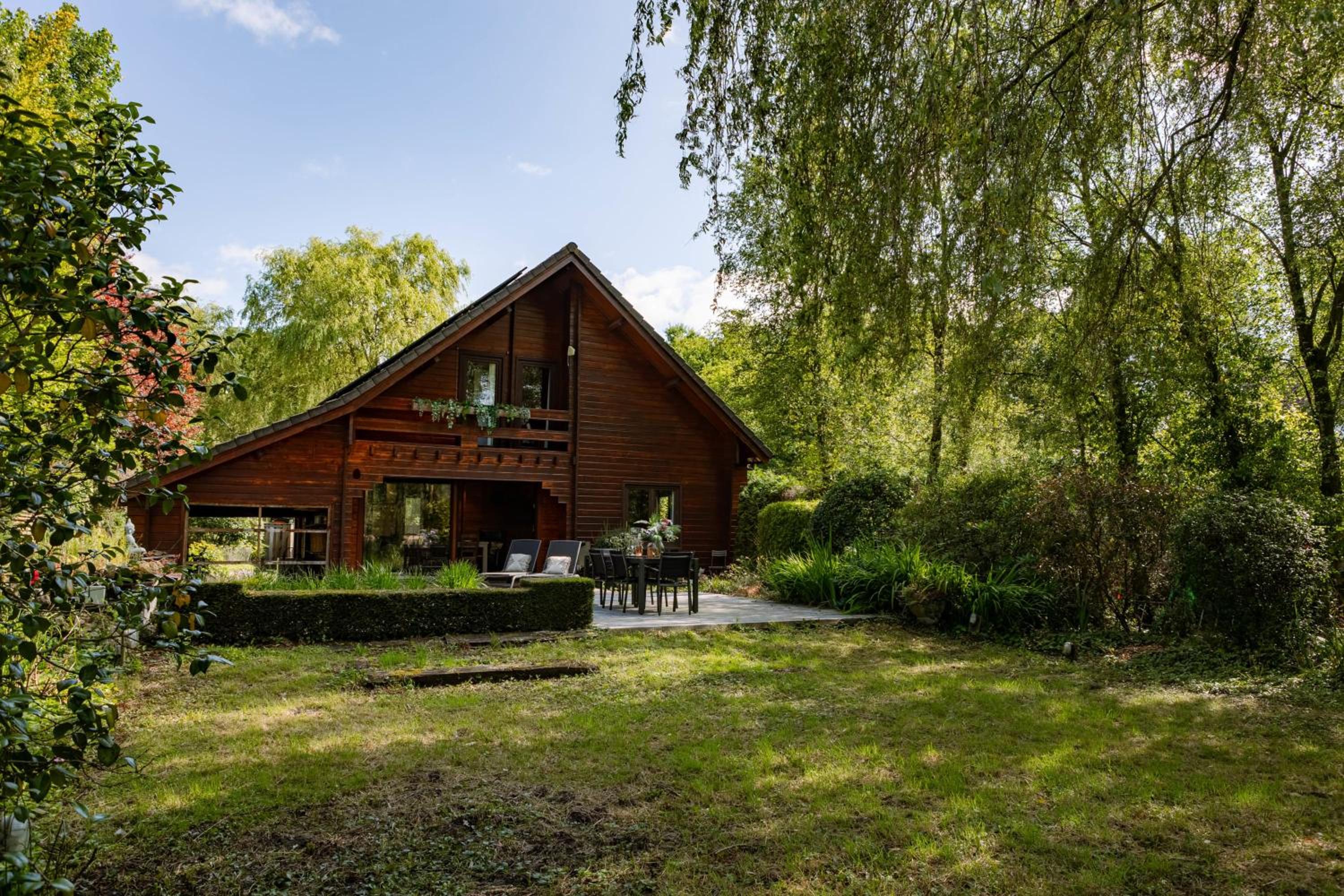 Huswell - Tranquil retreat, cozy chalet in the heart of Urse