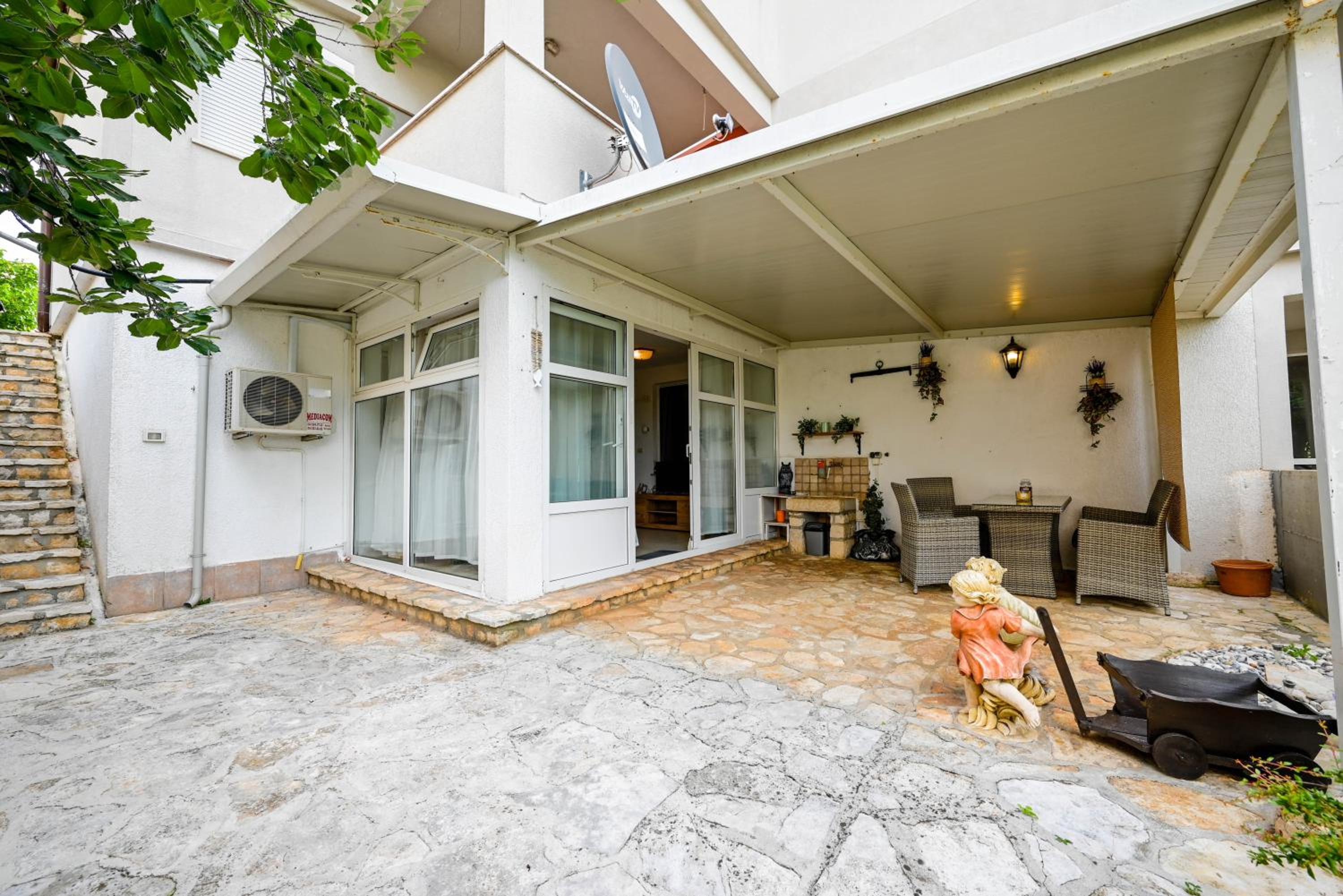 Lido Apartment