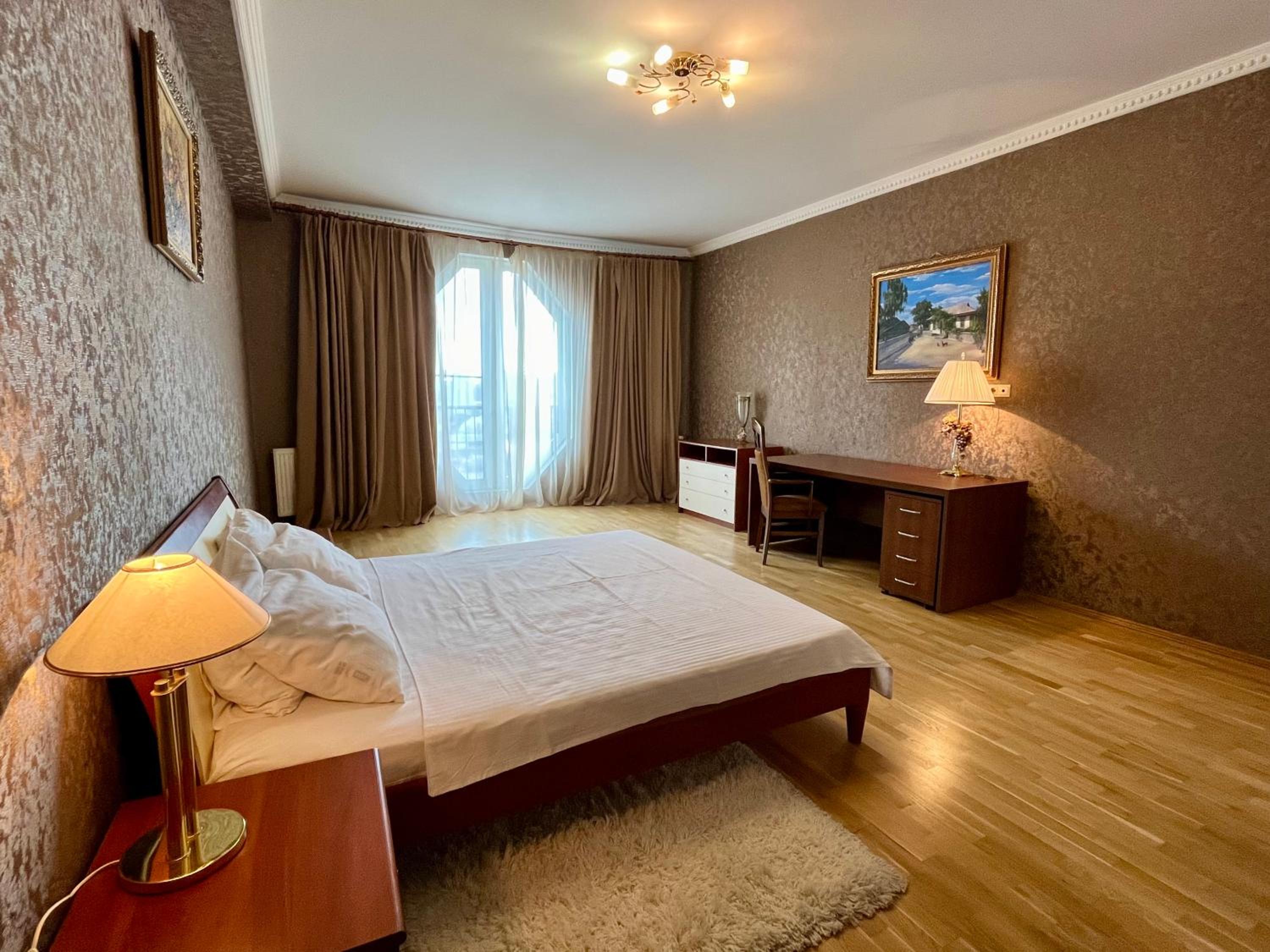 Nyvky Suite view 3