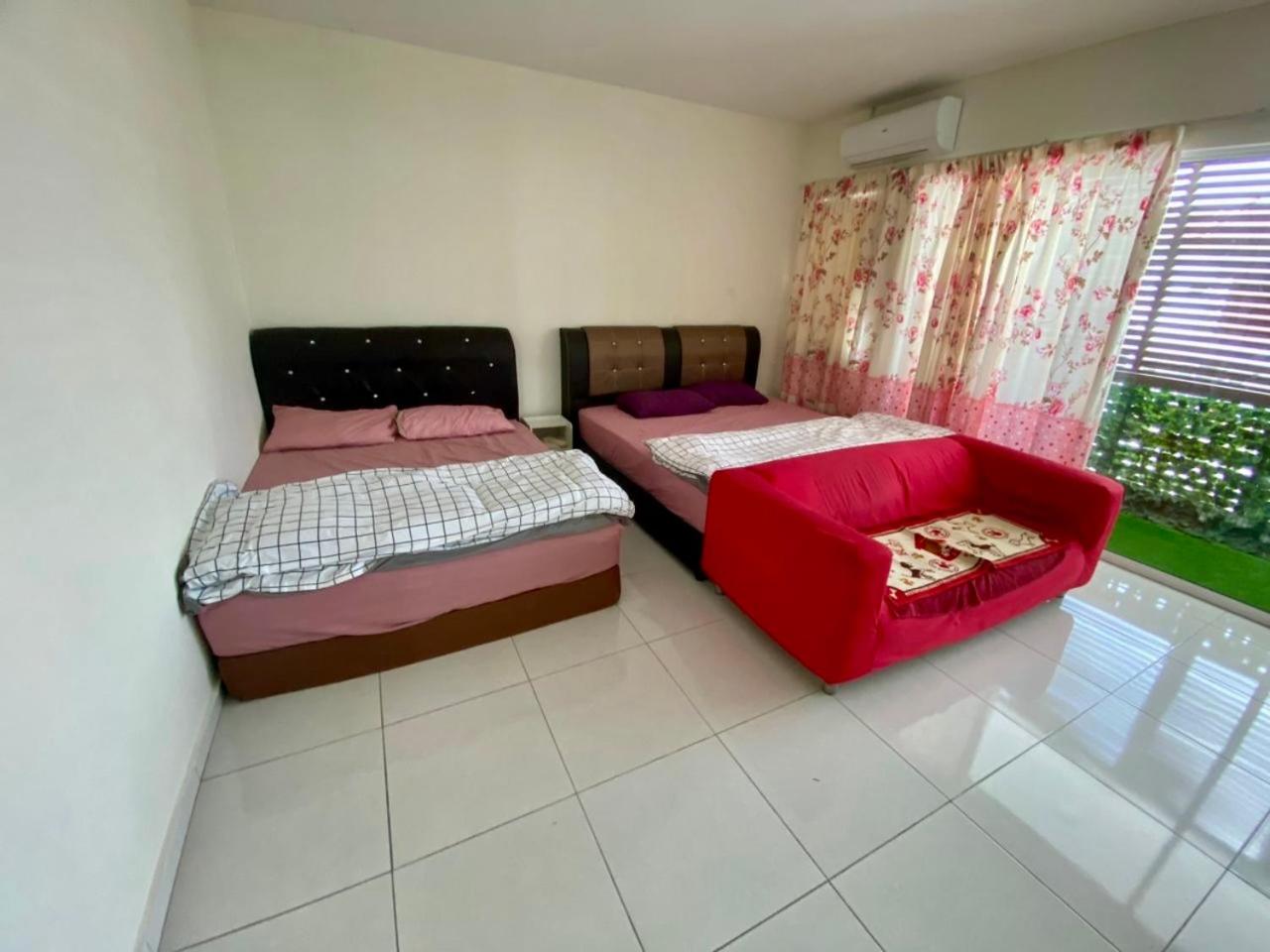 GARDEN BLISS VILLA HOMESTAY Jenjarom photo 3