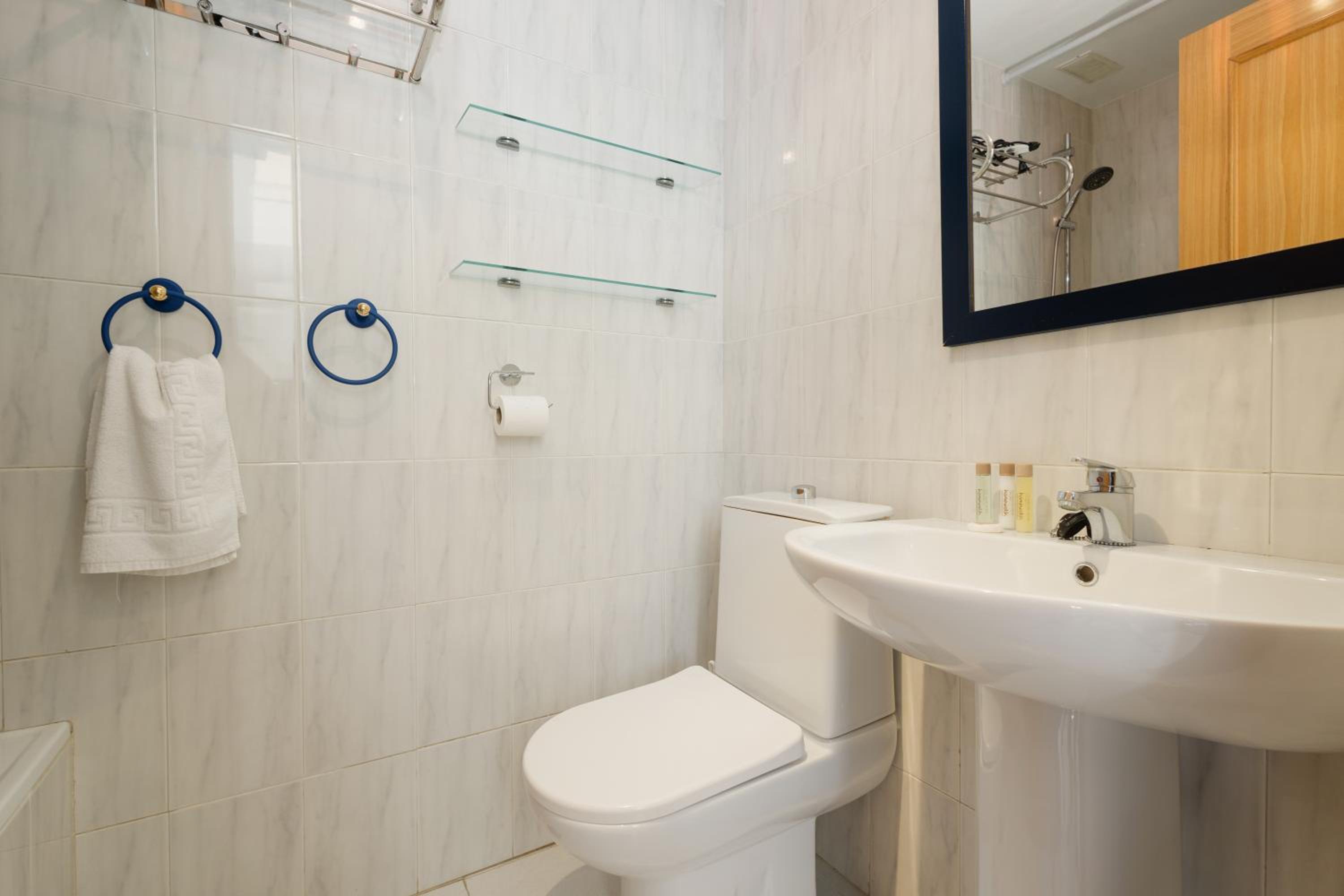 Marbella Vacations - Beautiful townhouse walking distance to the beach in Costabella, Marbella - Property Image 33