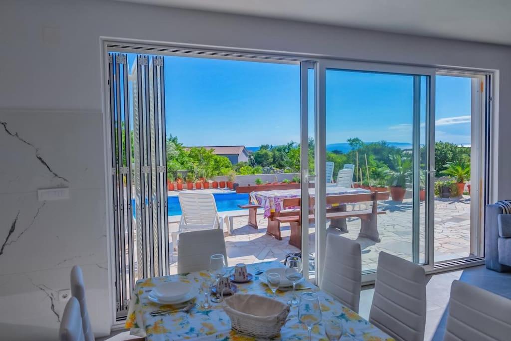 Villa Joanna - hidden oasis with pool, gym & garrage view 3