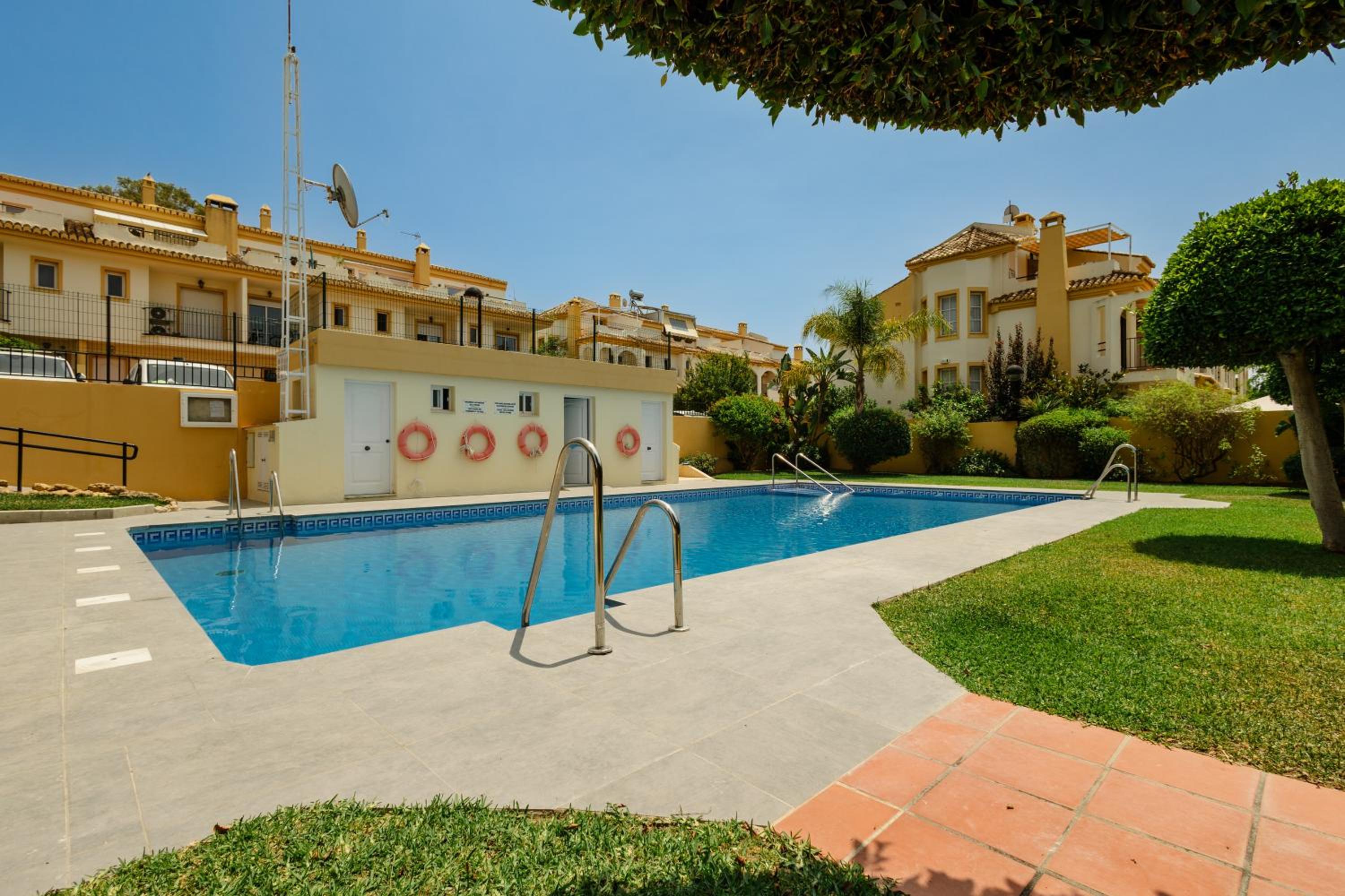 Marbella Vacations - Beautiful townhouse walking distance to the beach in Costabella, Marbella - Property Image 45