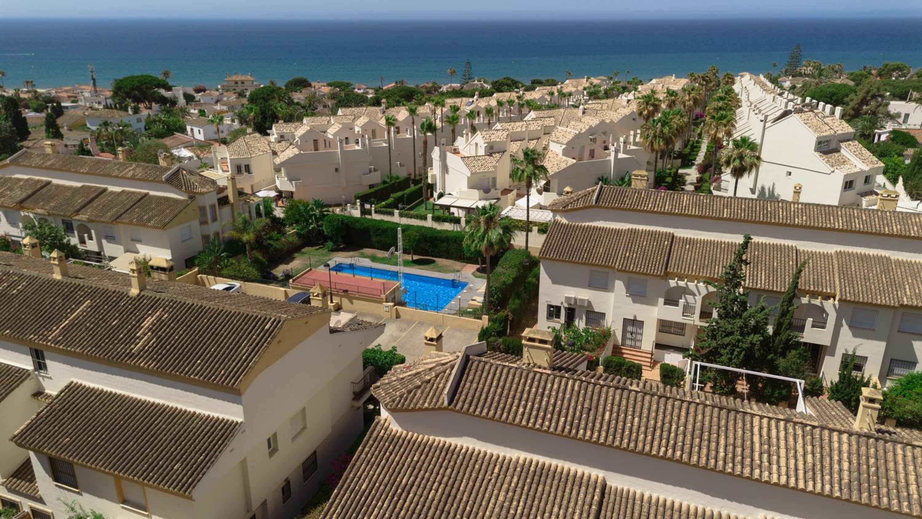Marbella Vacations - Beautiful townhouse walking distance to the beach in Costabella, Marbella - Property Image 47
