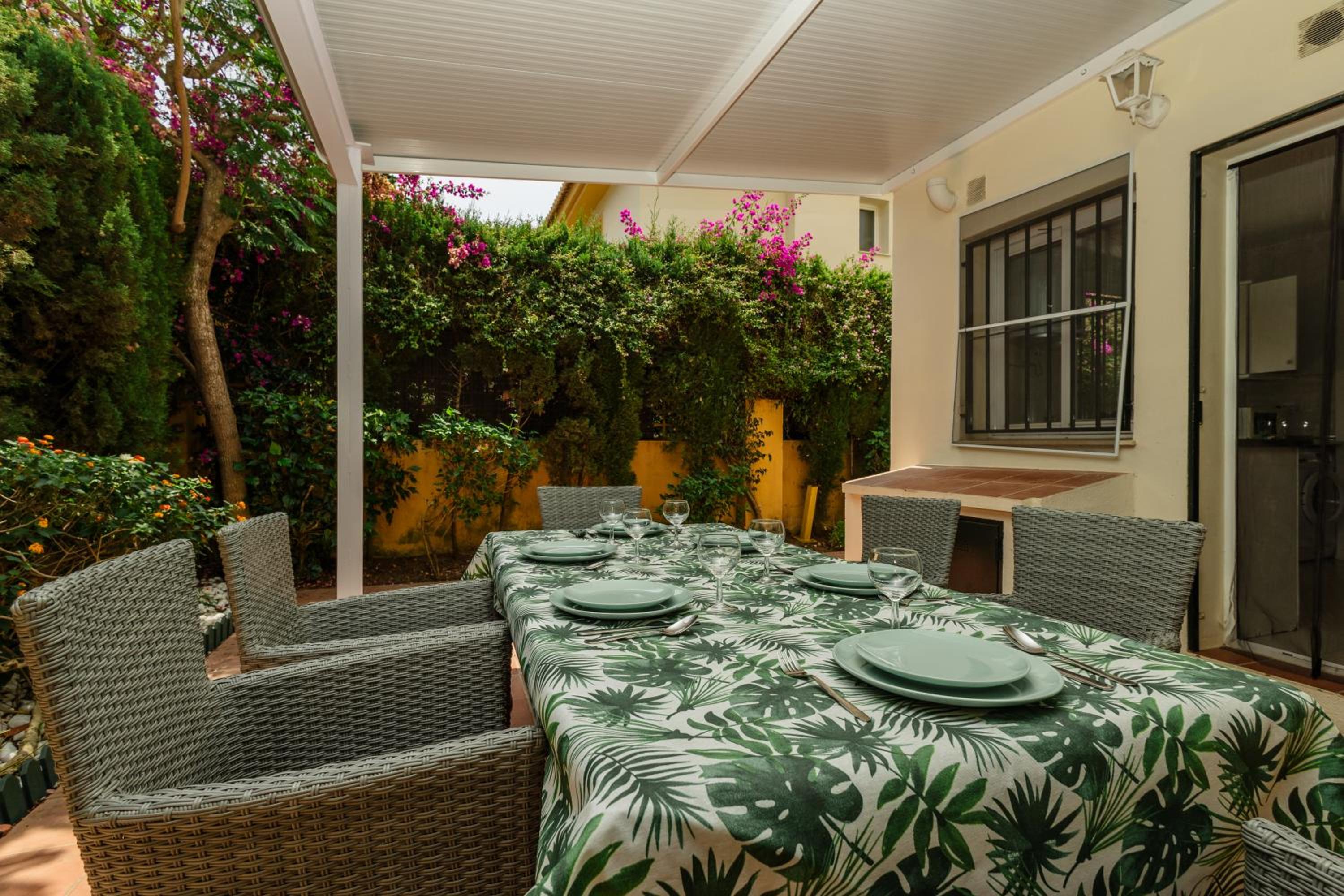 Marbella Vacations - Beautiful townhouse walking distance to the beach in Costabella, Marbella - Property Image 15