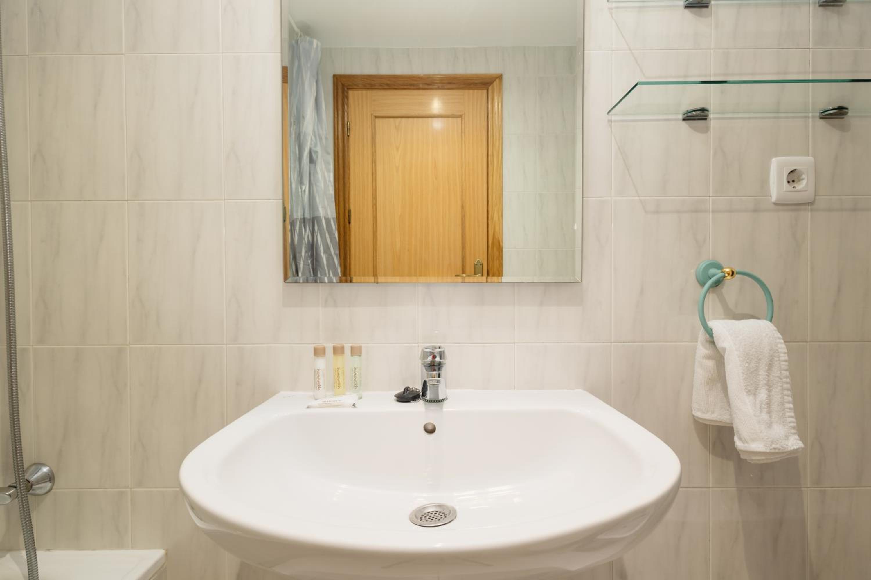 Marbella Vacations - Beautiful townhouse walking distance to the beach in Costabella, Marbella - Property Image 1