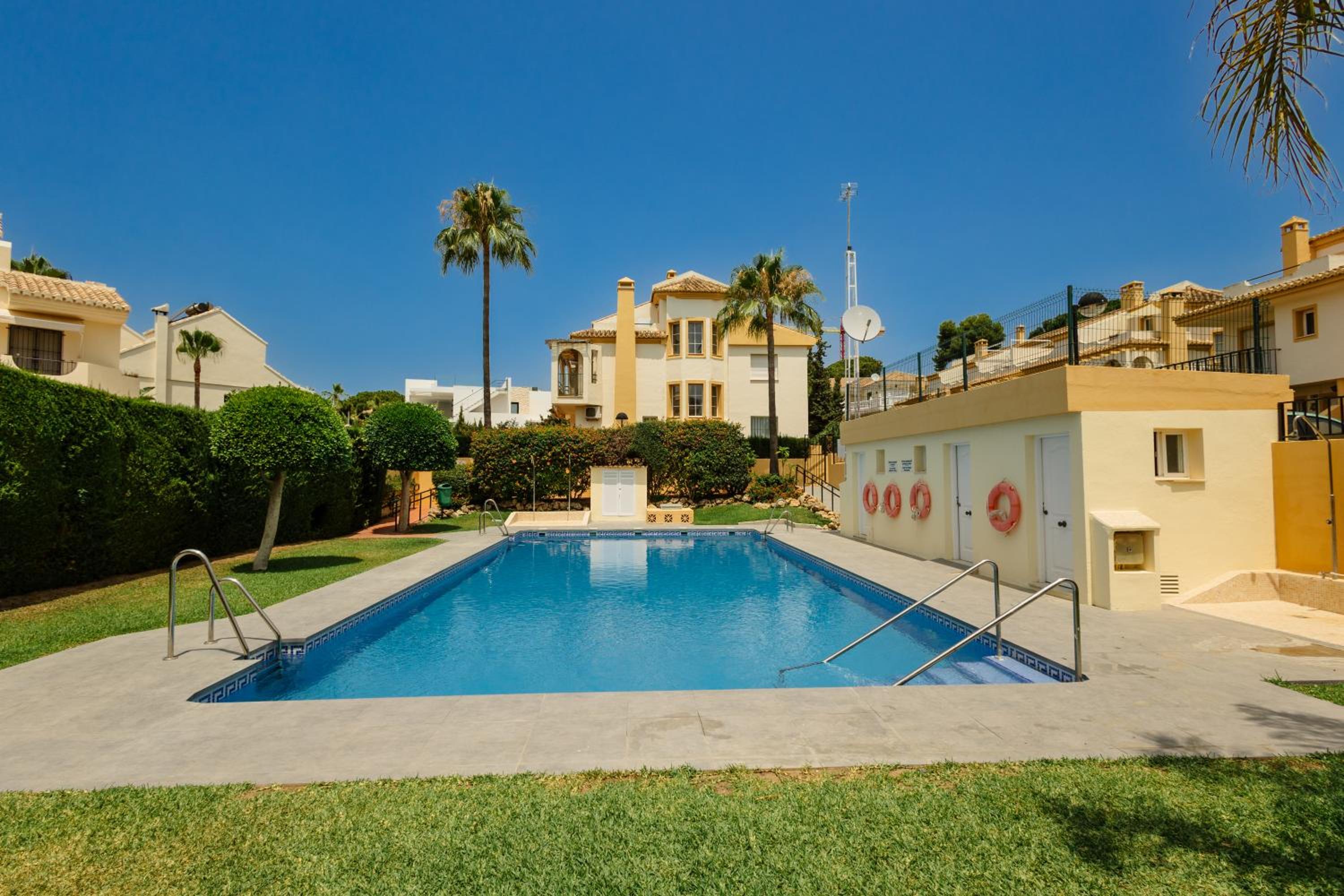 Marbella Vacations - Beautiful townhouse walking distance to the beach in Costabella, Marbella - Property Image 23