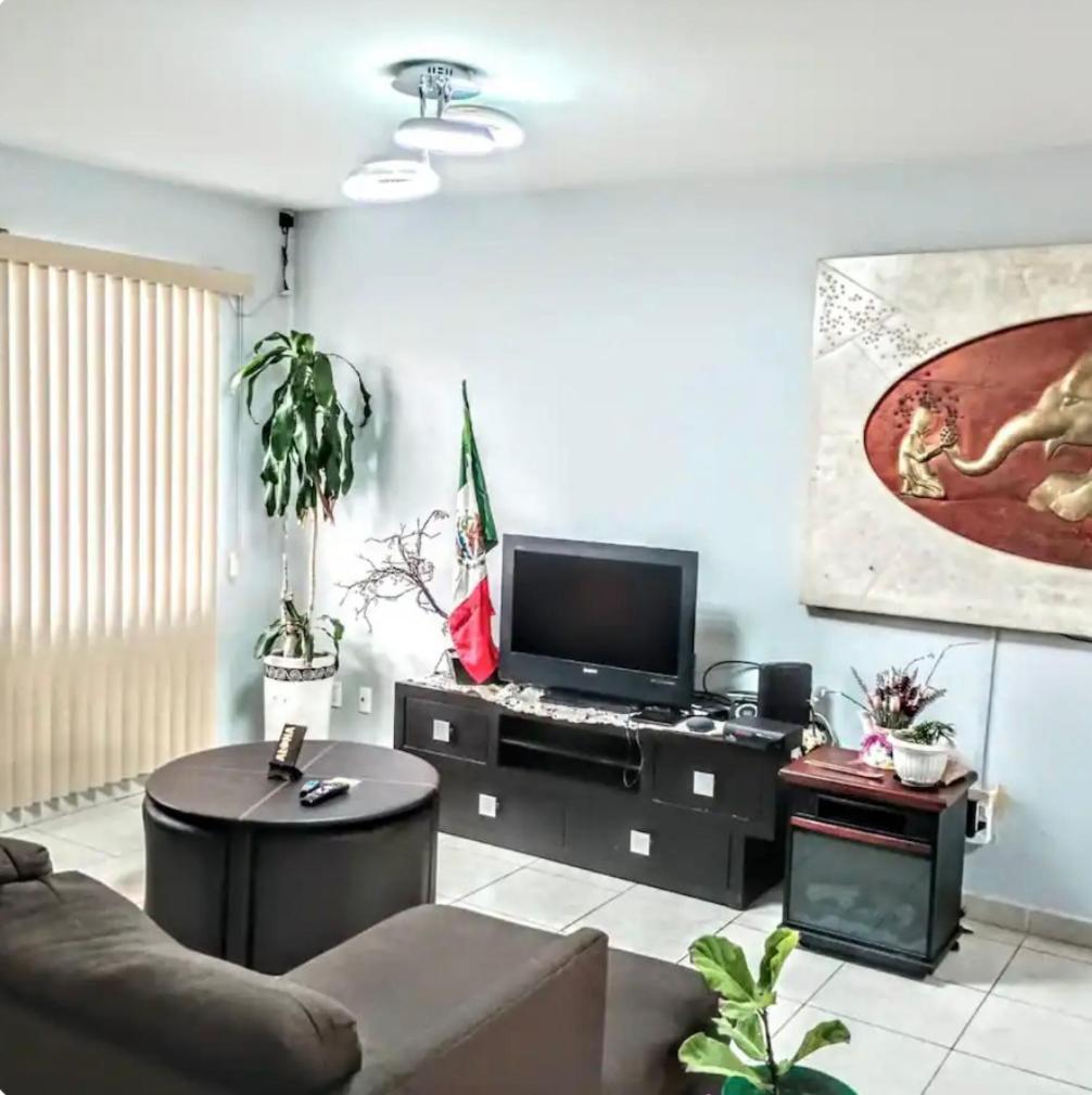 Hermosa casa con alberca en Celaya view 2