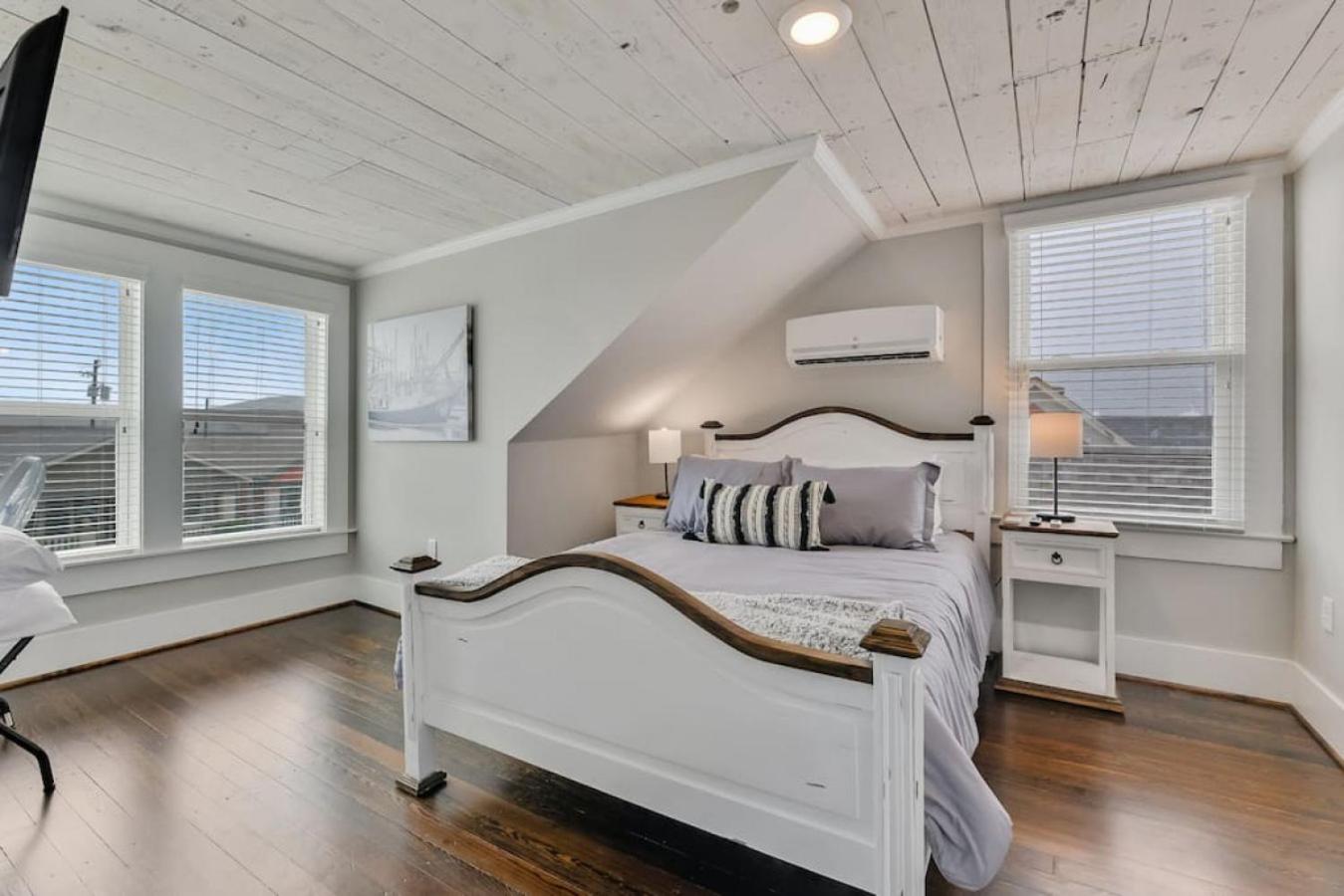 Island Time with Heated Pool Walk to Beach and Pleasure Pier view 3