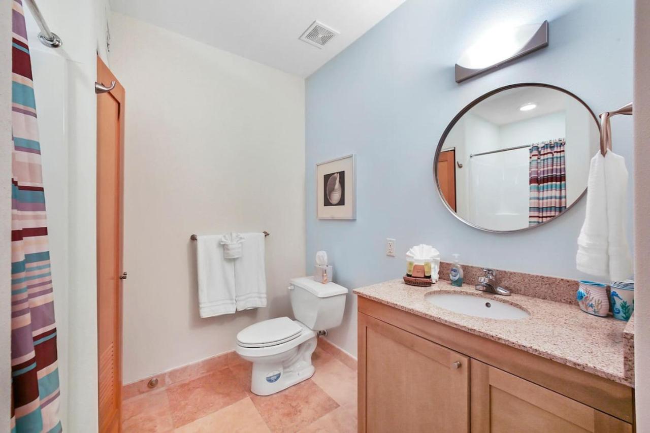 Oceanside Escape with 3 Bedrooms Spectacular Ocean View and Pool