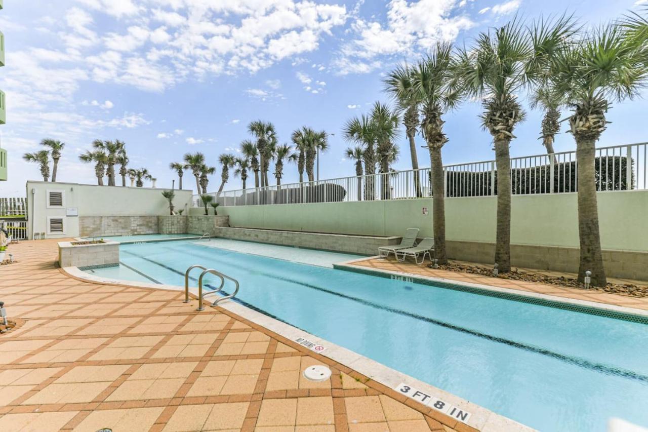 Oceanside Escape with 3 Bedrooms Spectacular Ocean View and Pool