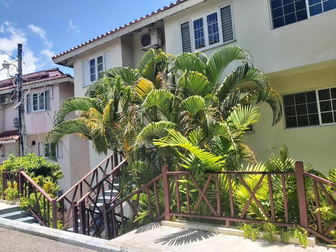 The Island Flat Villa - Near Airport & Beach view 3