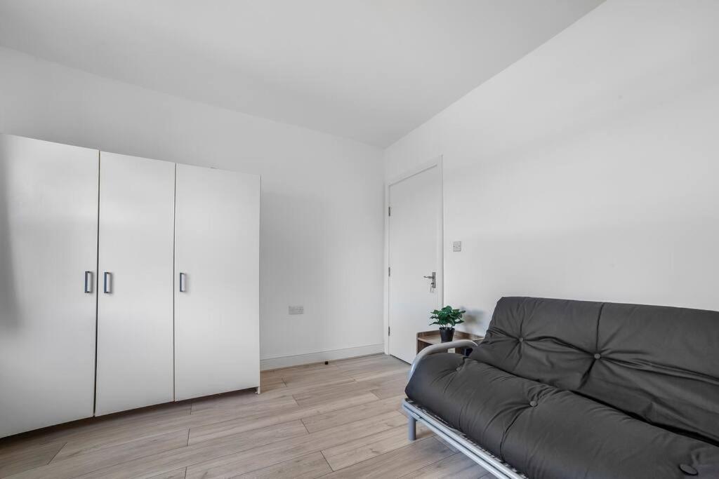 Stylish Stay 2-bed by Tower of London