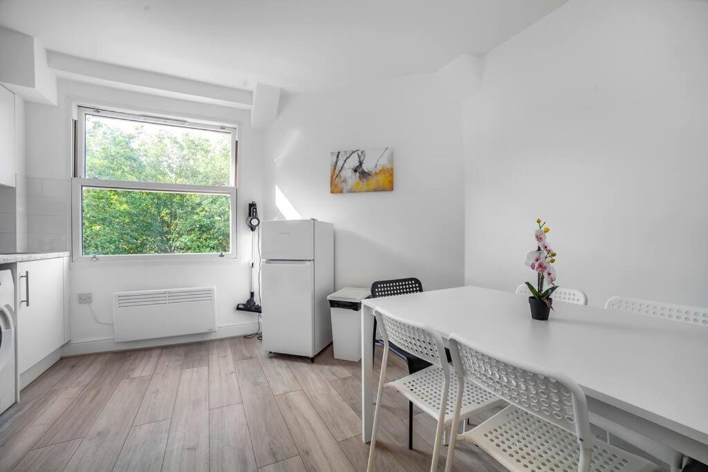 Stylish Stay 2-bed by Tower of London