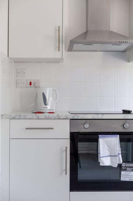 Stylish Stay 2-bed by Tower of London