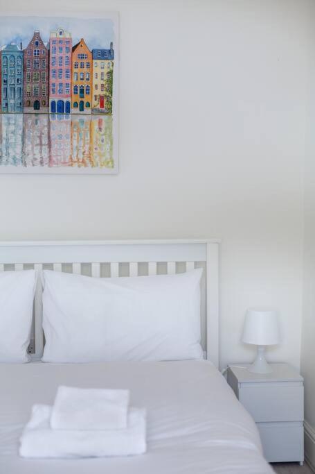 Stylish Stay 2-bed by Tower of London
