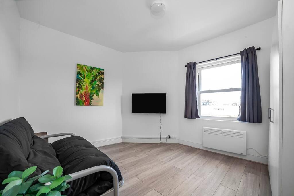Stylish Stay 2-bed by Tower of London
