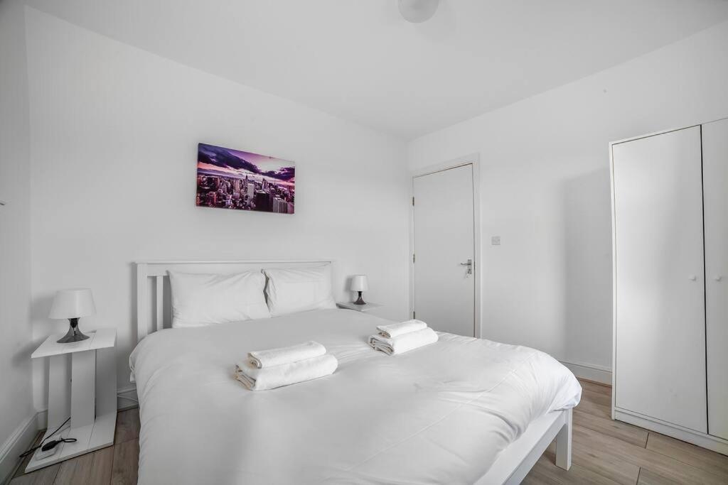 Stylish Stay 2-bed by Tower of London