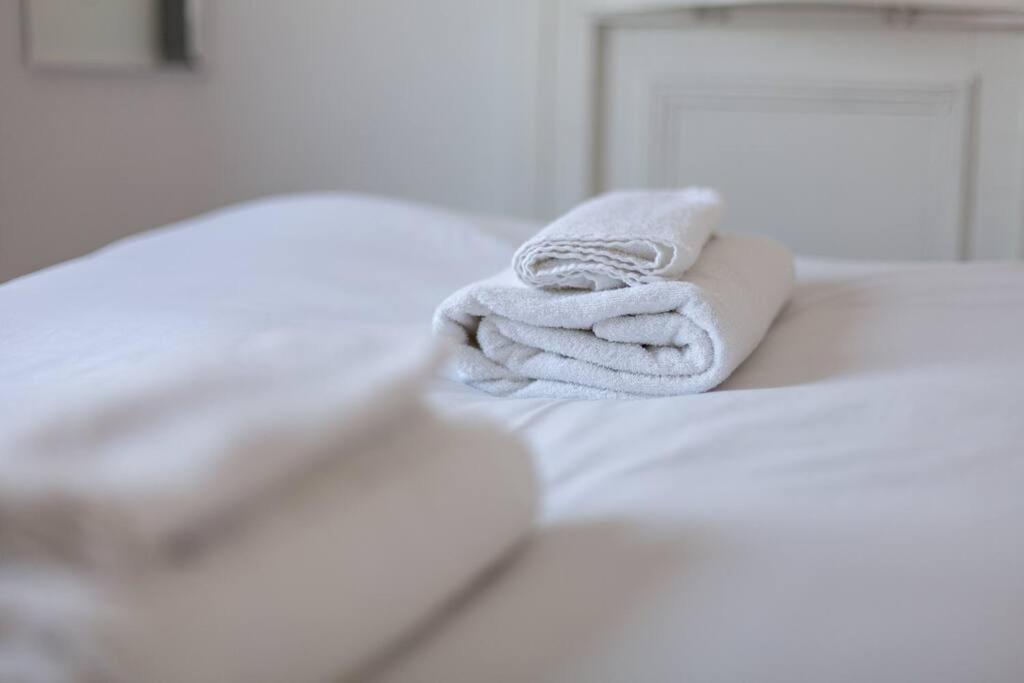 Stylish Stay 2-bed by Tower of London
