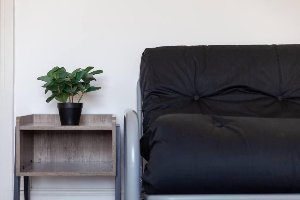 Stylish Stay 2-bed by Tower of London