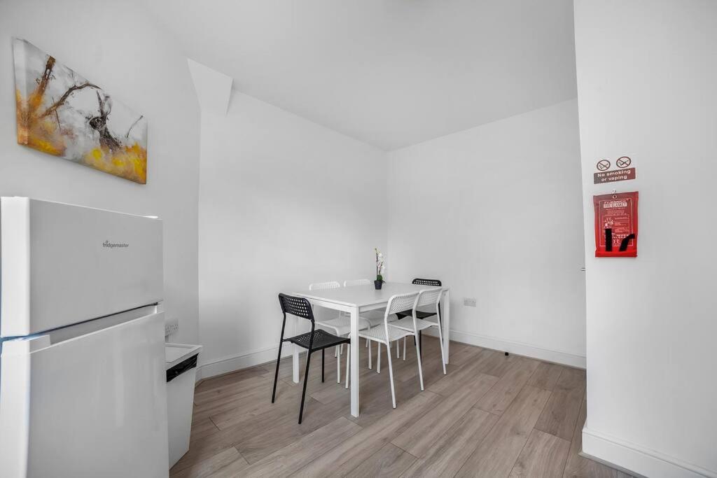 Stylish Stay 2-bed by Tower of London