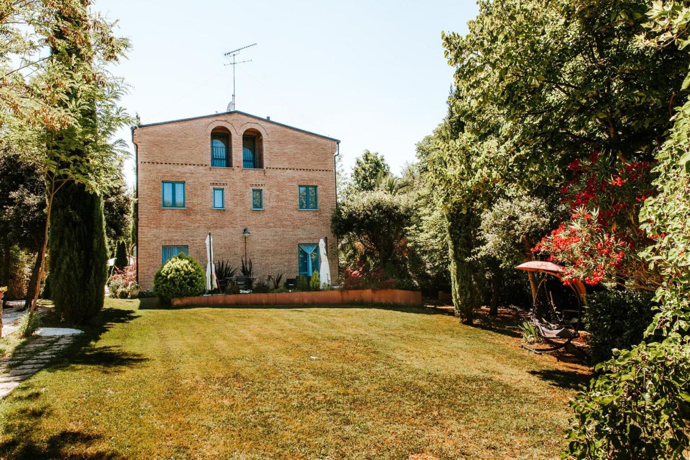 Italian Experience-Villa Millefiori view 5
