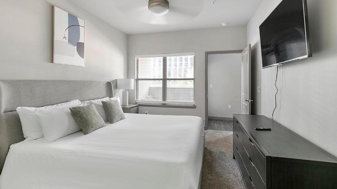 Landing at Bottle House of Main - 2 Bedrooms in Fort Worth