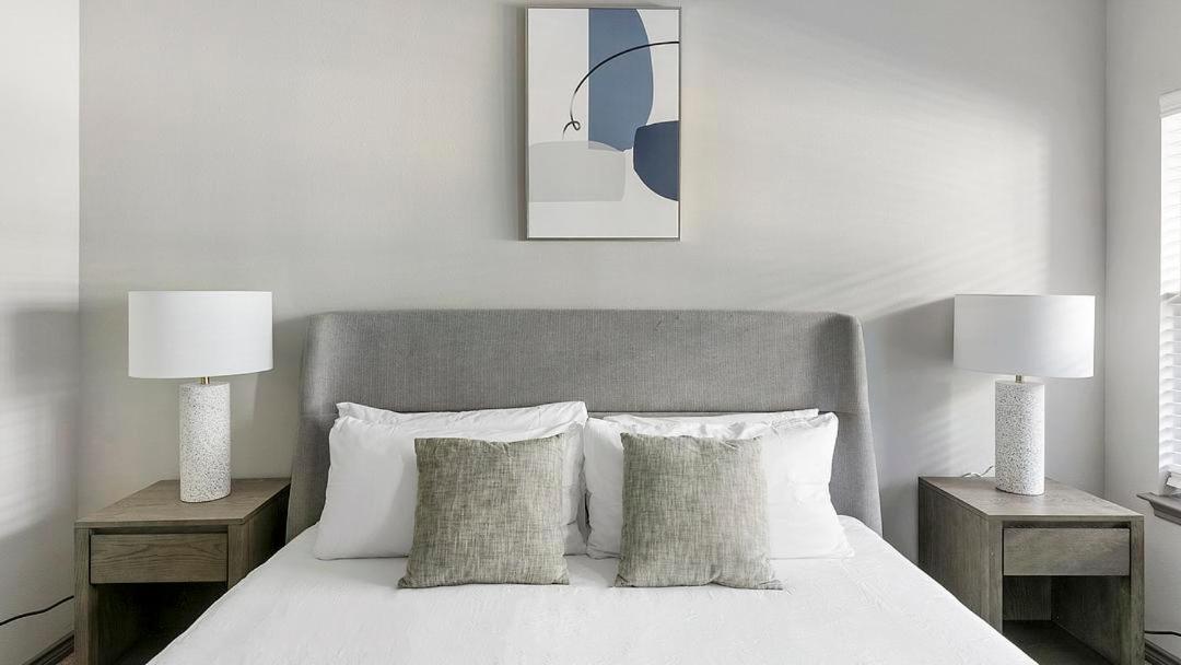 Landing at Bottle House of Main - 2 Bedrooms in Fort Worth