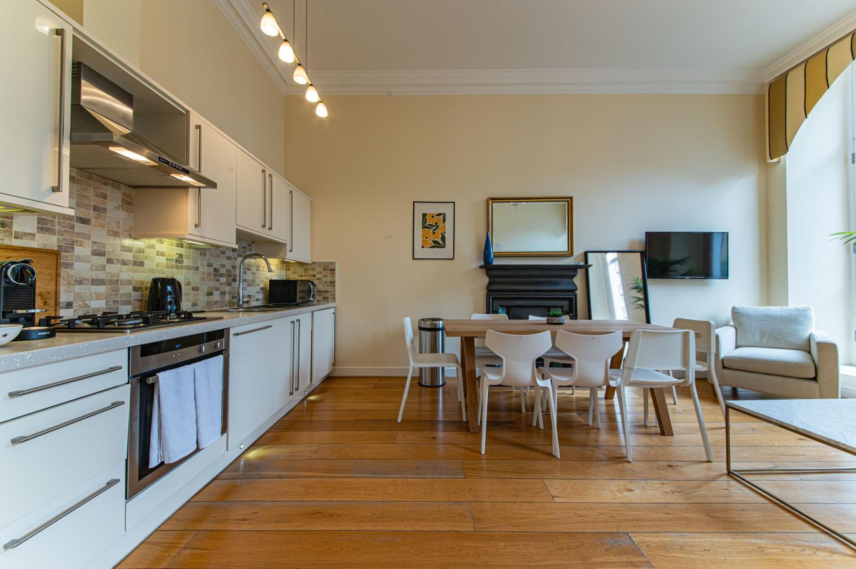 Premium 3BR-3BA in Prestigious Bloomsbury