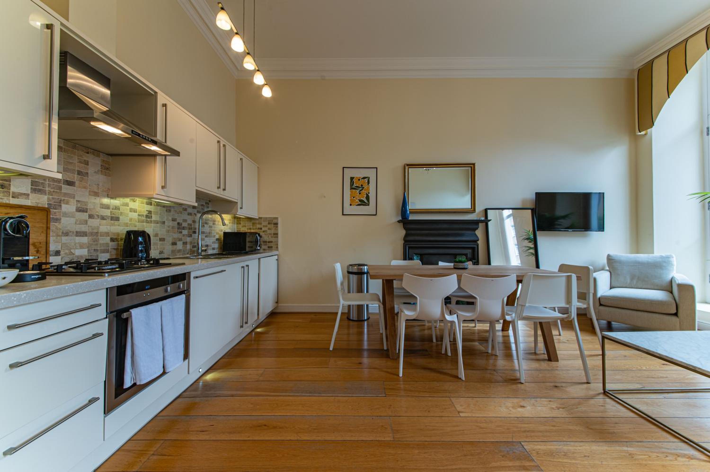 Premium 3BR-3BA in Prestigious Bloomsbury