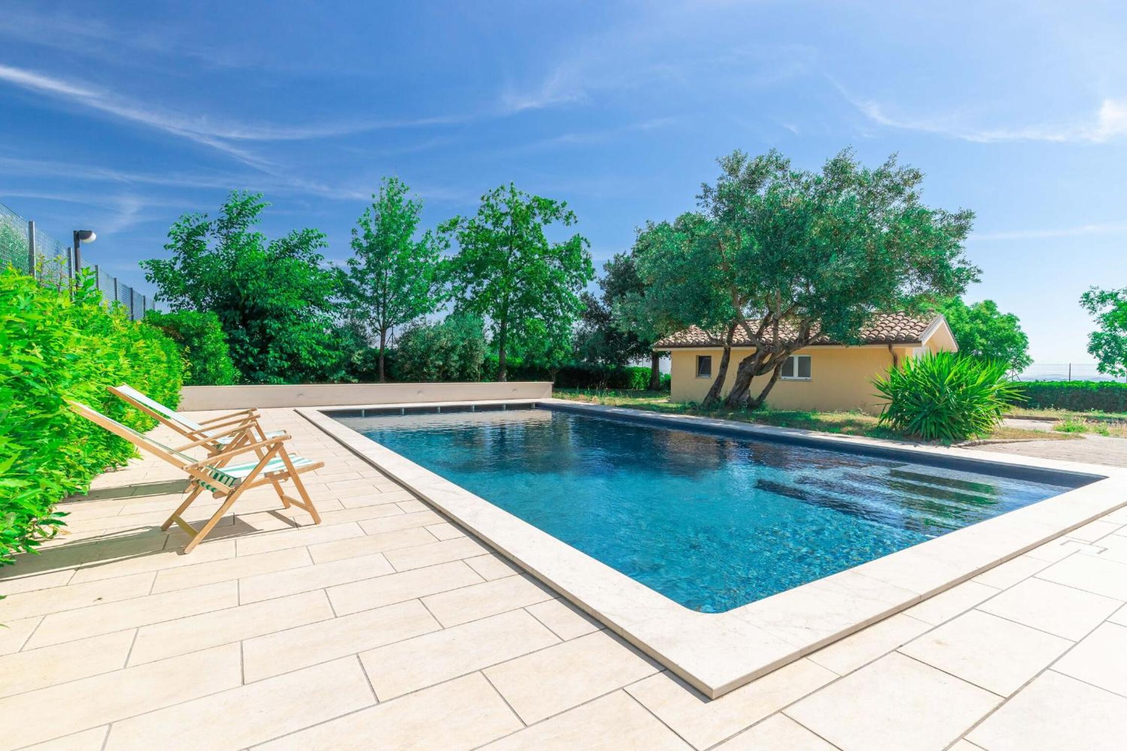 Italian Experience - Sunrise Hill Holiday Home view 5