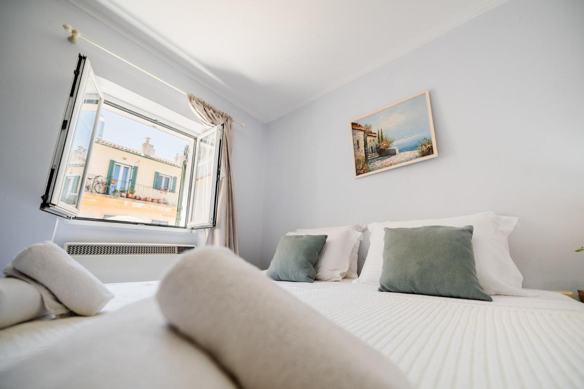 Liston Suites