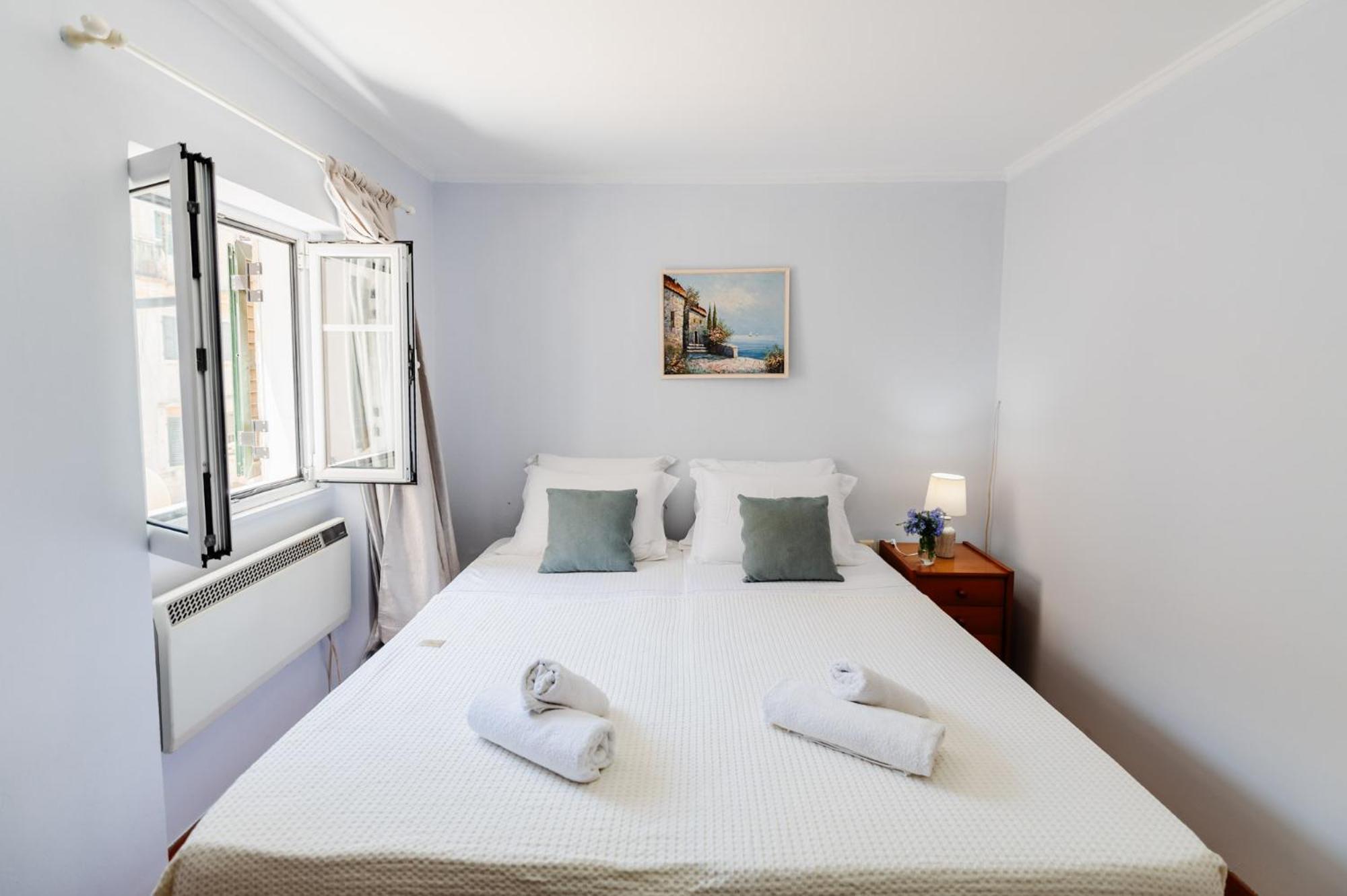 Liston Suites