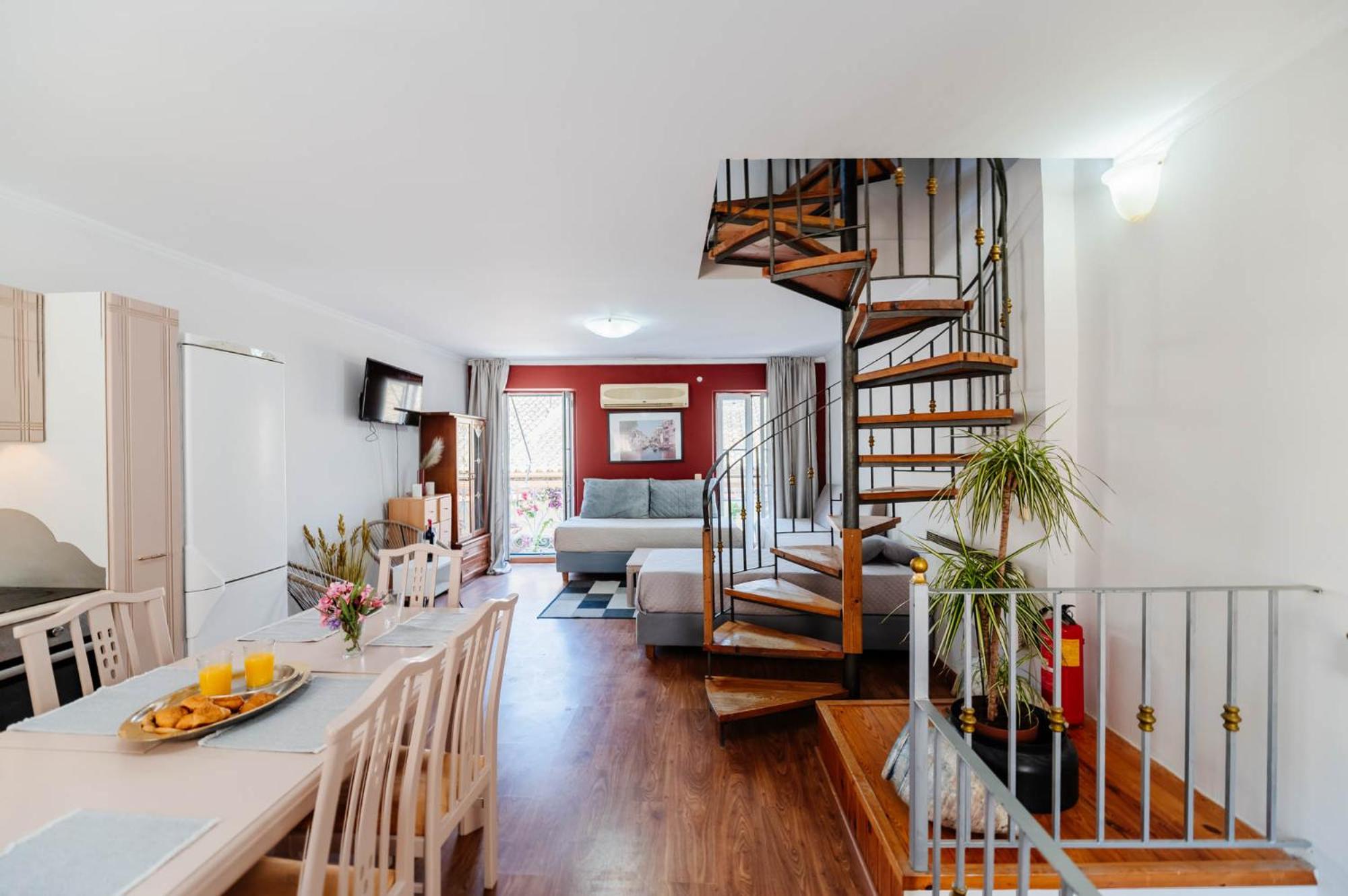 Liston Suites