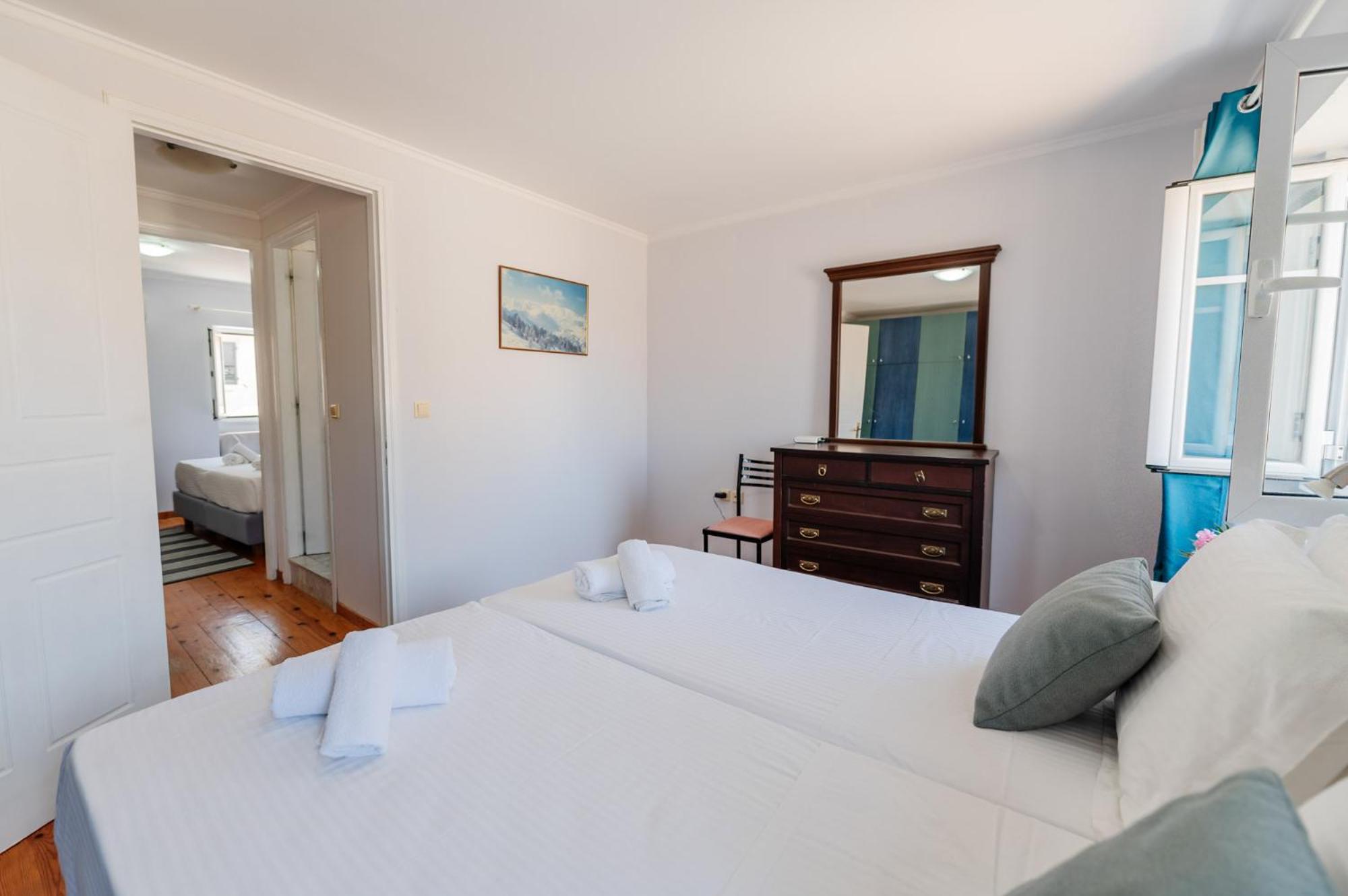 Liston Suites