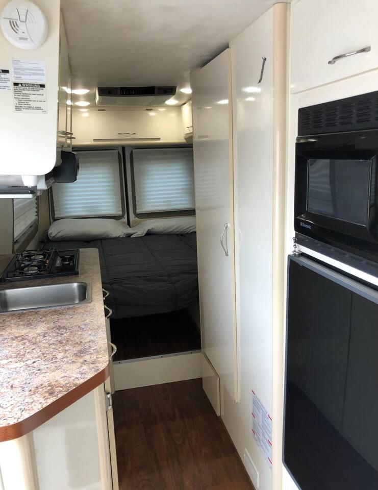 Private and cozy RV with full hookups in a convenient area with direct bus to NYC Manhattan only 2 blocks away