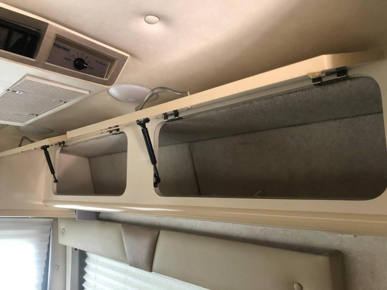Private and cozy RV with full hookups in a convenient area with direct bus to NYC Manhattan only 2 blocks away