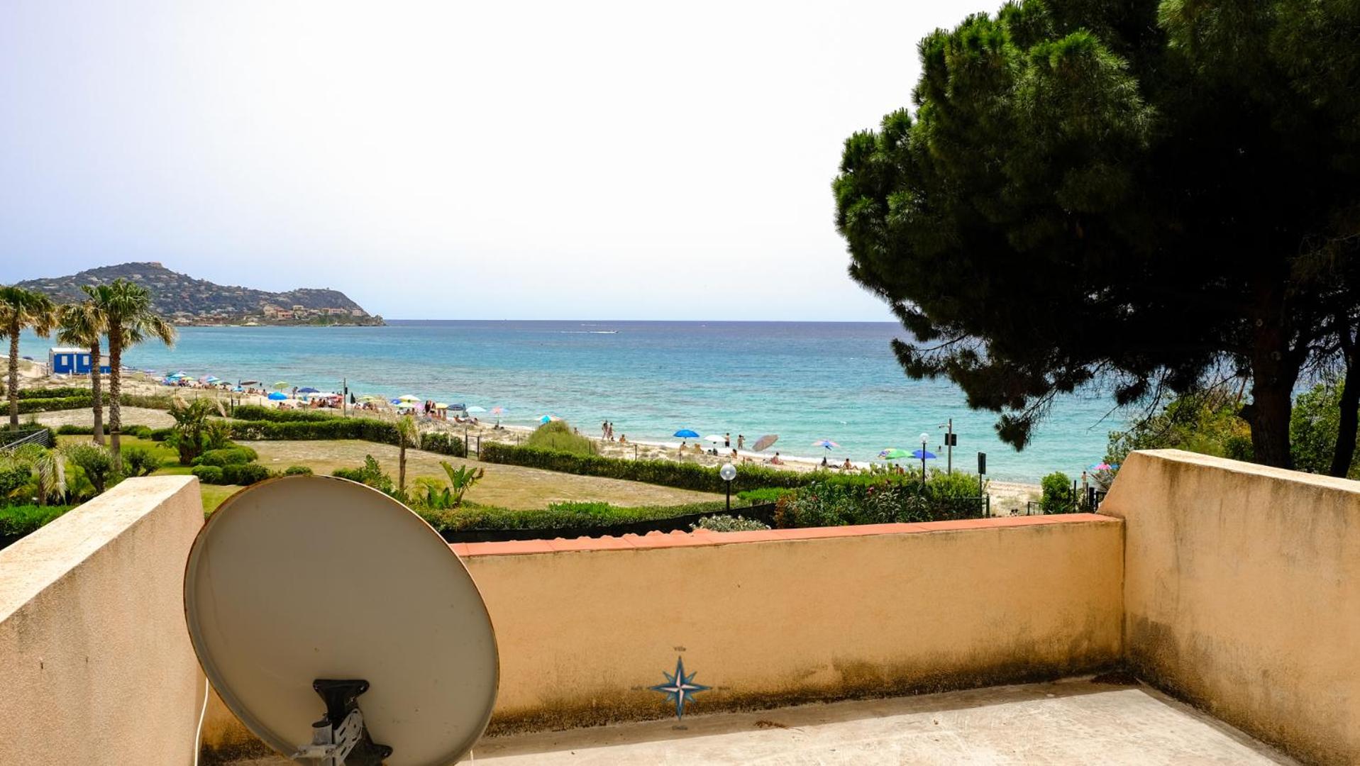Villa Giulia seafront